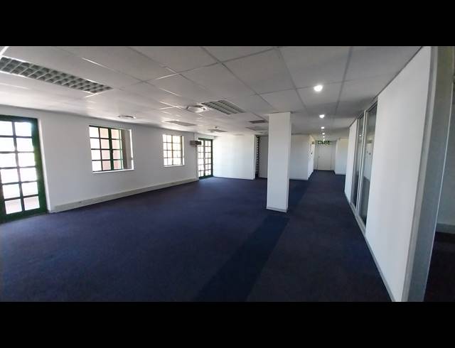 1,029M² OFFICE TO LET IN CLAREMONT